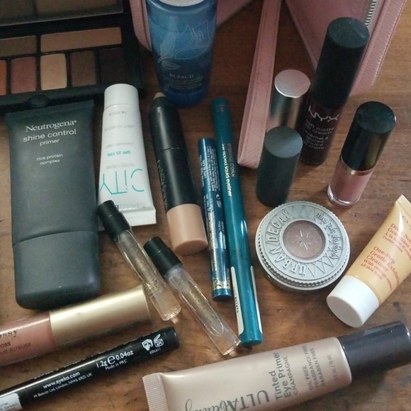 makeup bundle - Picture 4 of 5